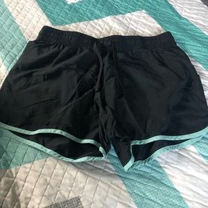 Black columbia shorts size large